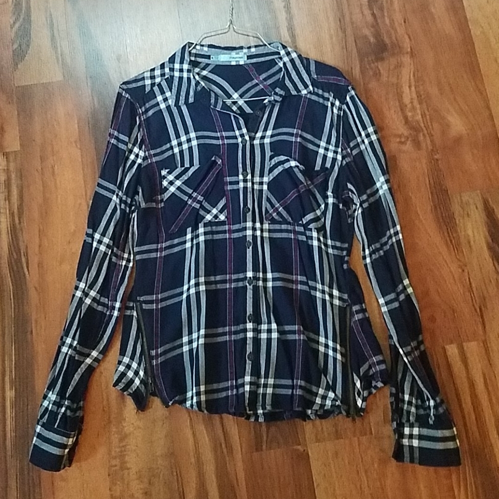 Size M button up from Maurices